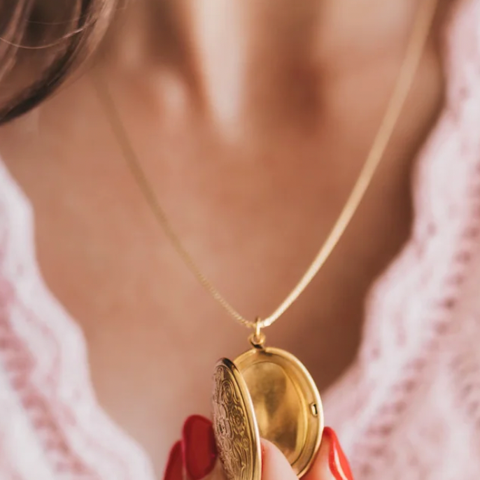 Secret Garden Oval Locket Necklace
