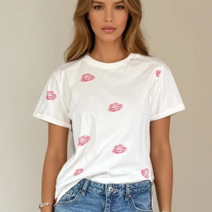 Reign Kisses Tee