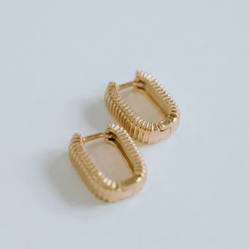 Pleated Rectangle Huggies